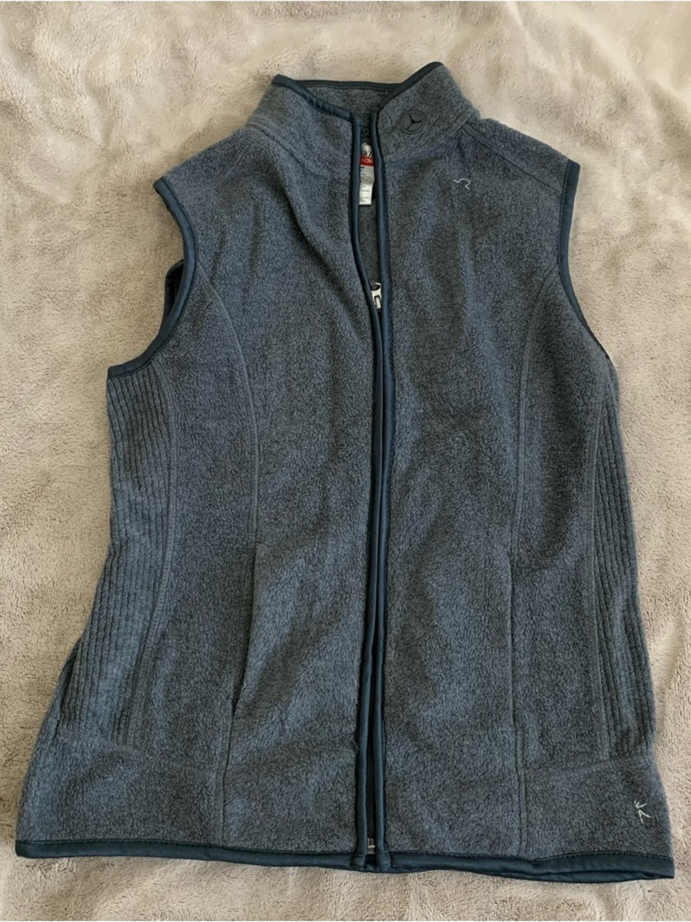 Danskin Now Charcoal Grey Fleece Vest